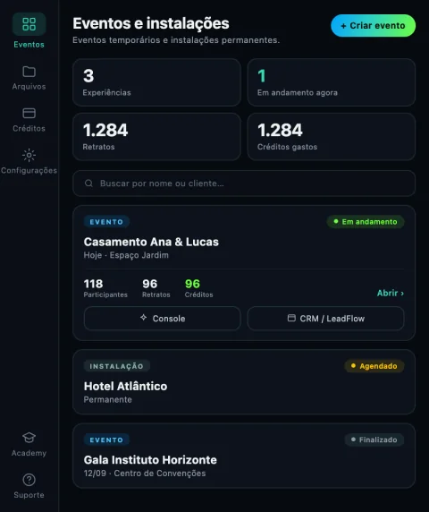 O portal da PictiaX® aberto no celular, com um evento em andamento e seus retratos